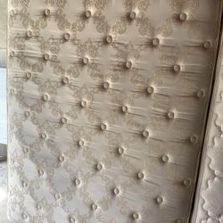 Queen Mattress And Box Spring 