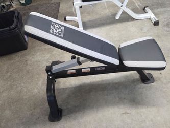 Weight bench adjustable