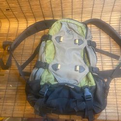 ALPS Mountaineering Synergy Backpack (one size)wonderful condition.