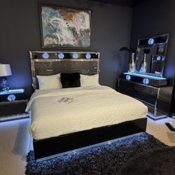 4PC Queen Bedroom Set