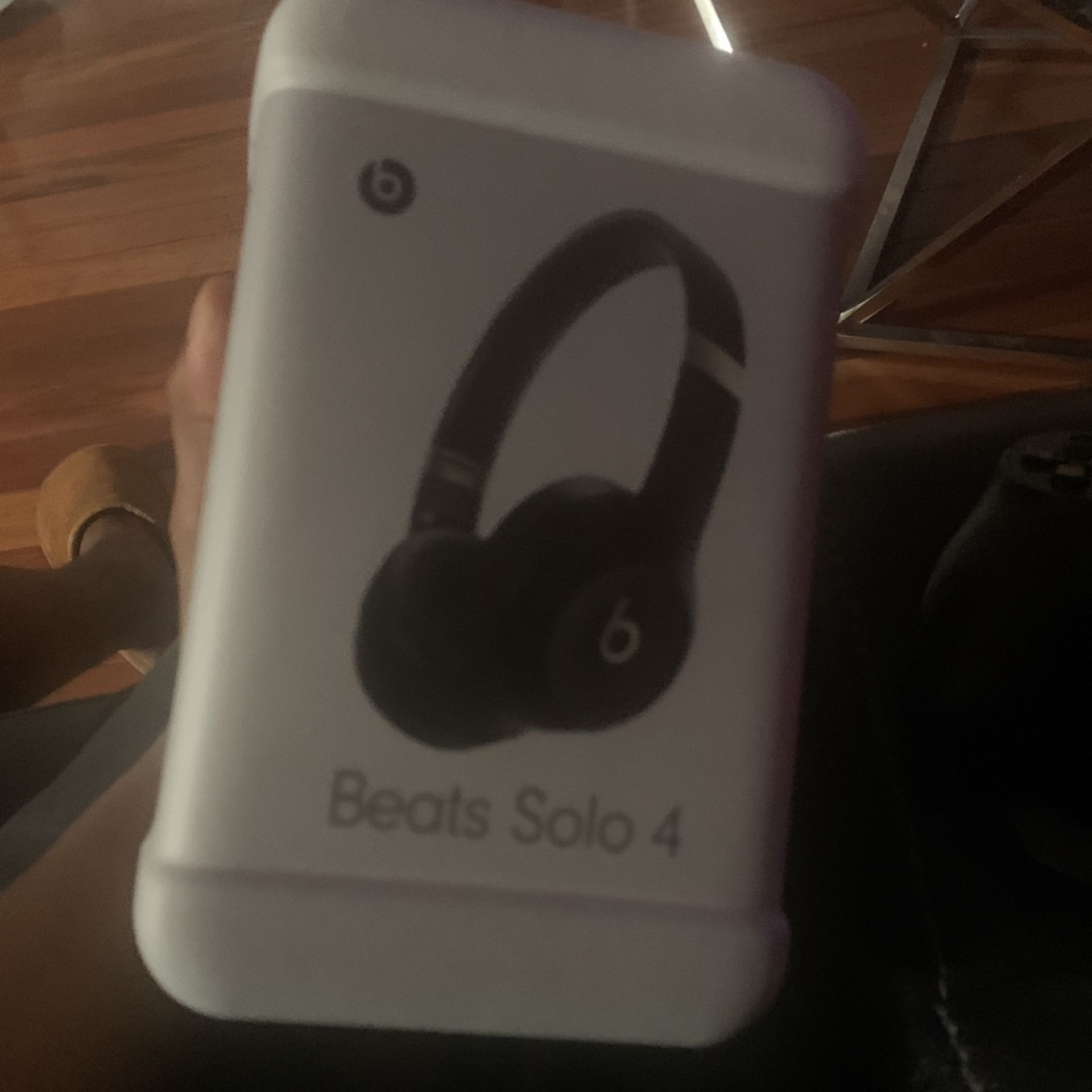 Beats Solo 4 
