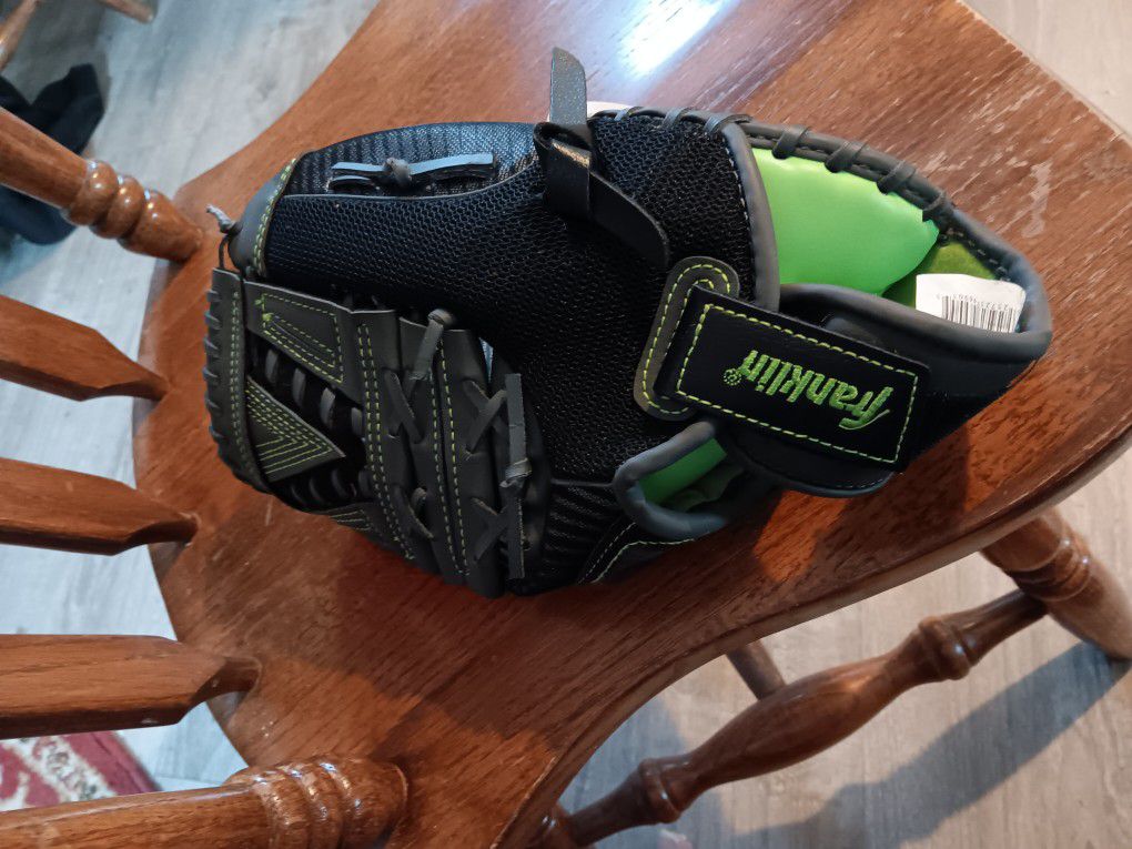 Softball Fastpitch Glove