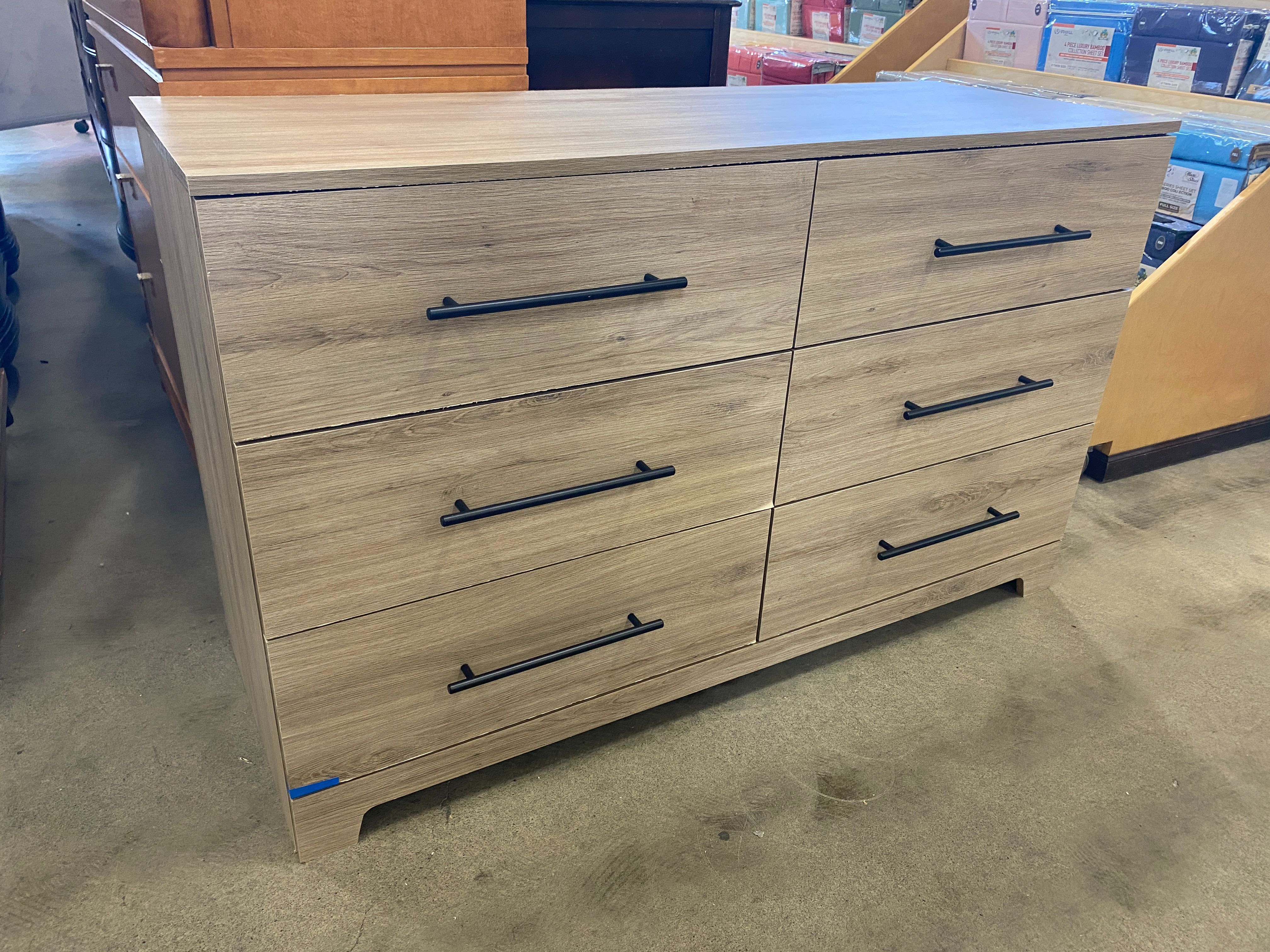 SOUTH SHORE Prima 6 Drawer Lightwood Dresser