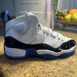 Jordan Jump Men Brand New White /royal No Box Size 9.5 Men. 