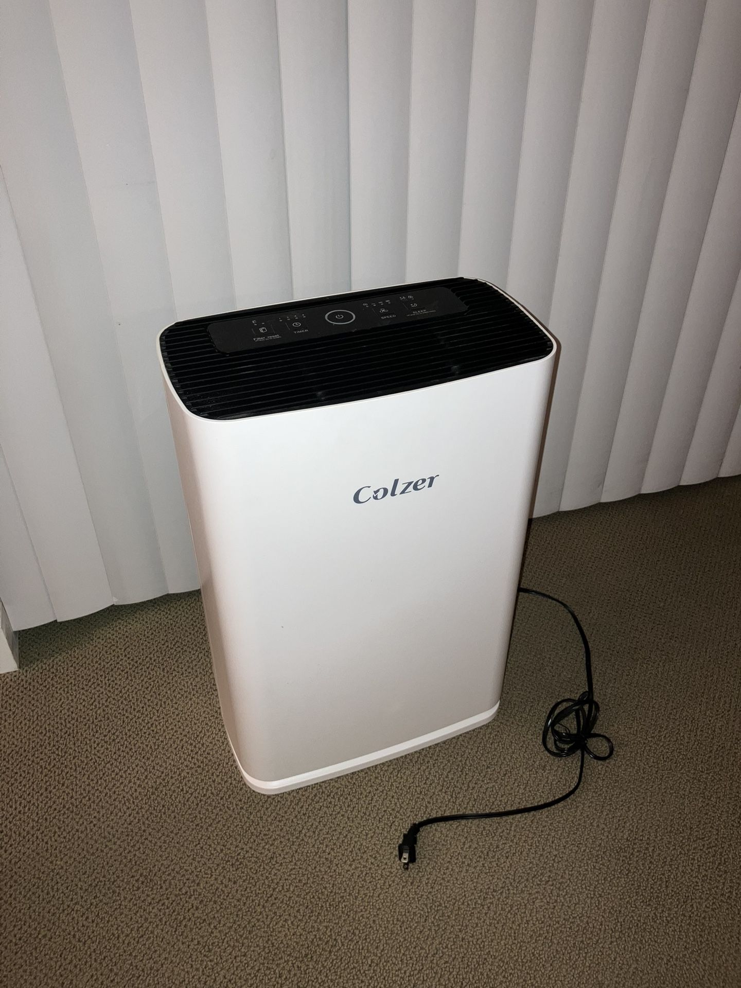 Colzer Air Purifier (Squeaks)