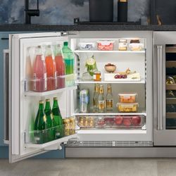 24” Subzero Undercounter Fridge 
