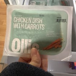Ollie Chicken And Carrot Frozen Dog Food