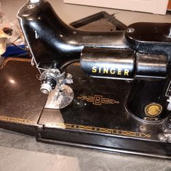 1953 Singer FEATHERLITE 221 Sewing Machine Mint Condition