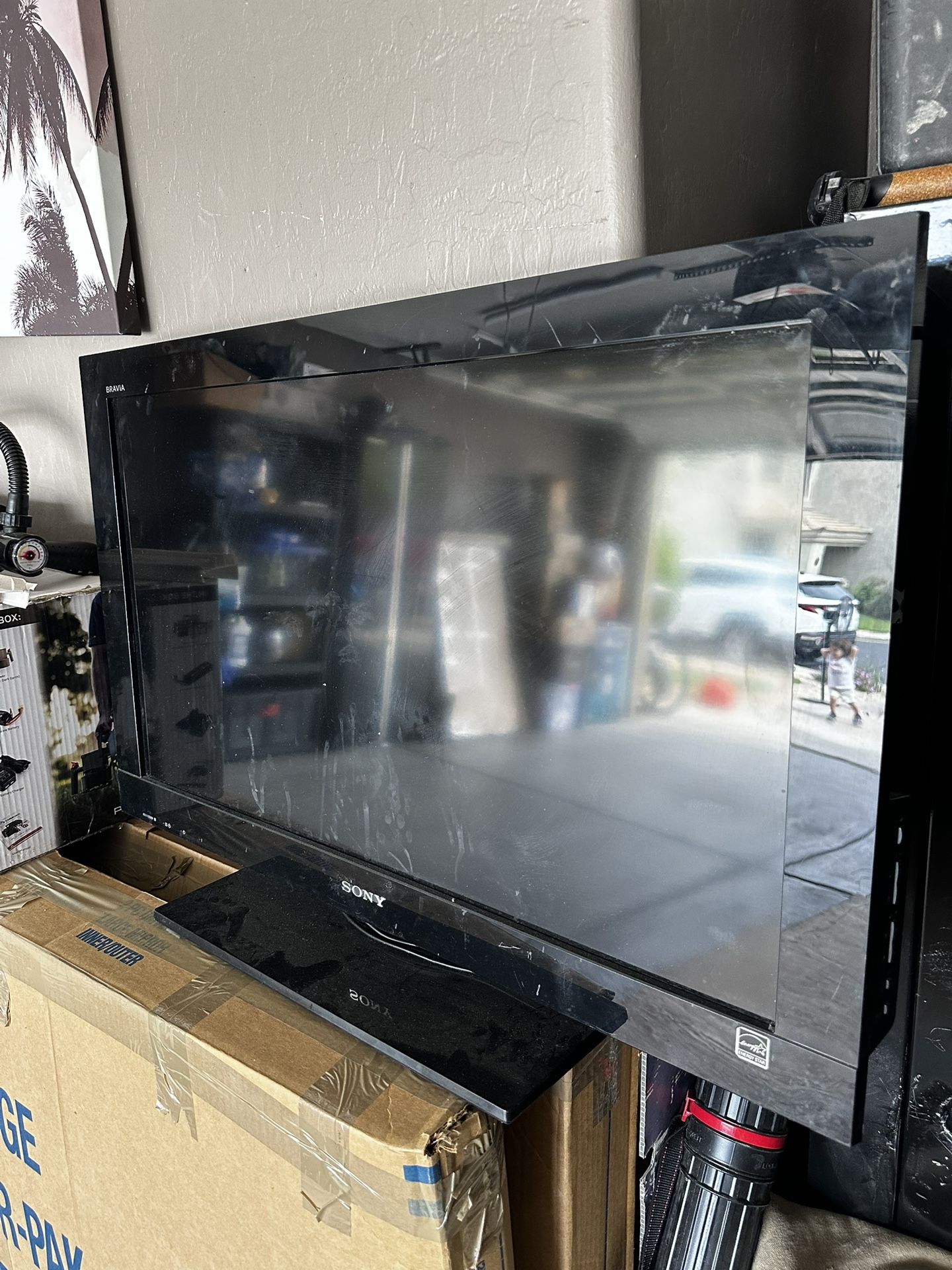 32 In Sony TV With Google chromecast