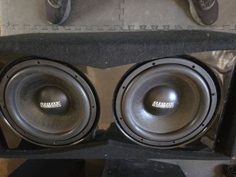 Two twelve inch dual 2 ohm 12 inch sundowns with box $250  obo