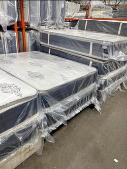 Everything Must Go This Week!!!!Brand New Queen Mattress With mattress Box!!!
Big Mattress Sale