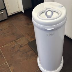 Diaper Dispenser Diaper Trash can Ubbi