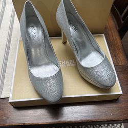 MK Pumps Size 6 M