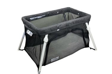 Guava Family Lotus Travel crib and play yard
