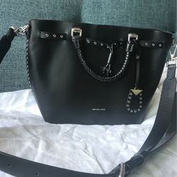 Michael Kors Bucket Bag. Never Used. 