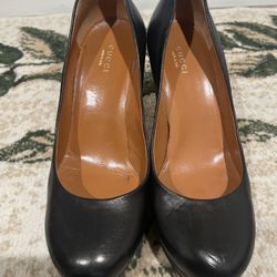 Gucci Heels Size 7.5