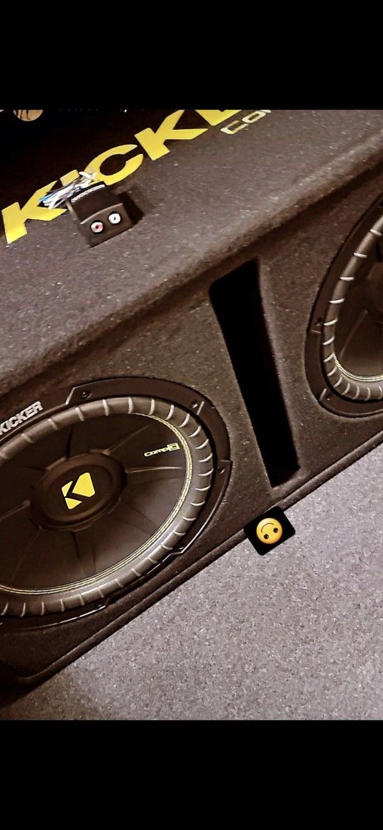 Kicker Comp C 12 Ported Box & Subs 