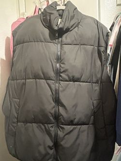 Black Sleeveless Puffer Jacket – Unisex Size Large