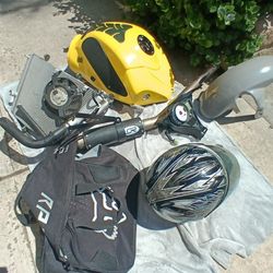 Suzuki GSXR Parts And Street Bike Helmet 