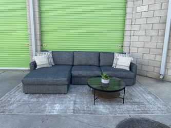 *Free Delivery* Bassett Sectional Couch Sofa