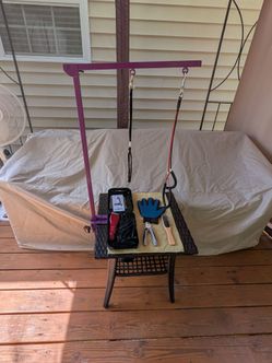 Pet Grooming Arm and Supplies