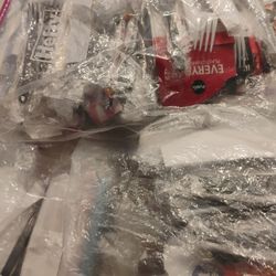 Free Picnic Plastic wear Knives Forks Spoon Napkins