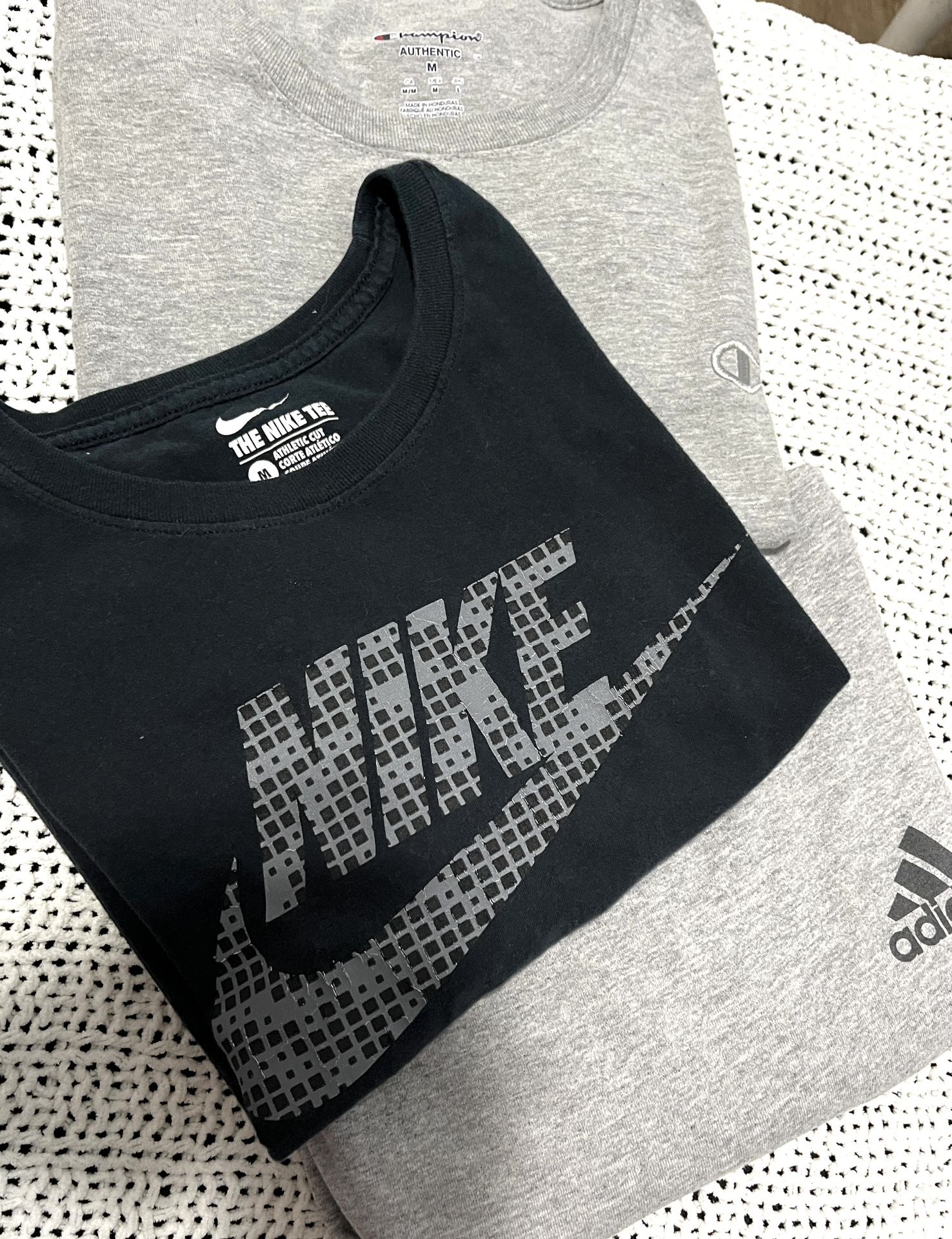 Need A Gift Idea MENS SZ MED T SHIRTS