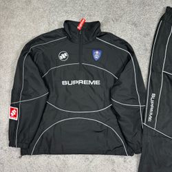 SUPREME SUIT SIZE  S-M-L-XL