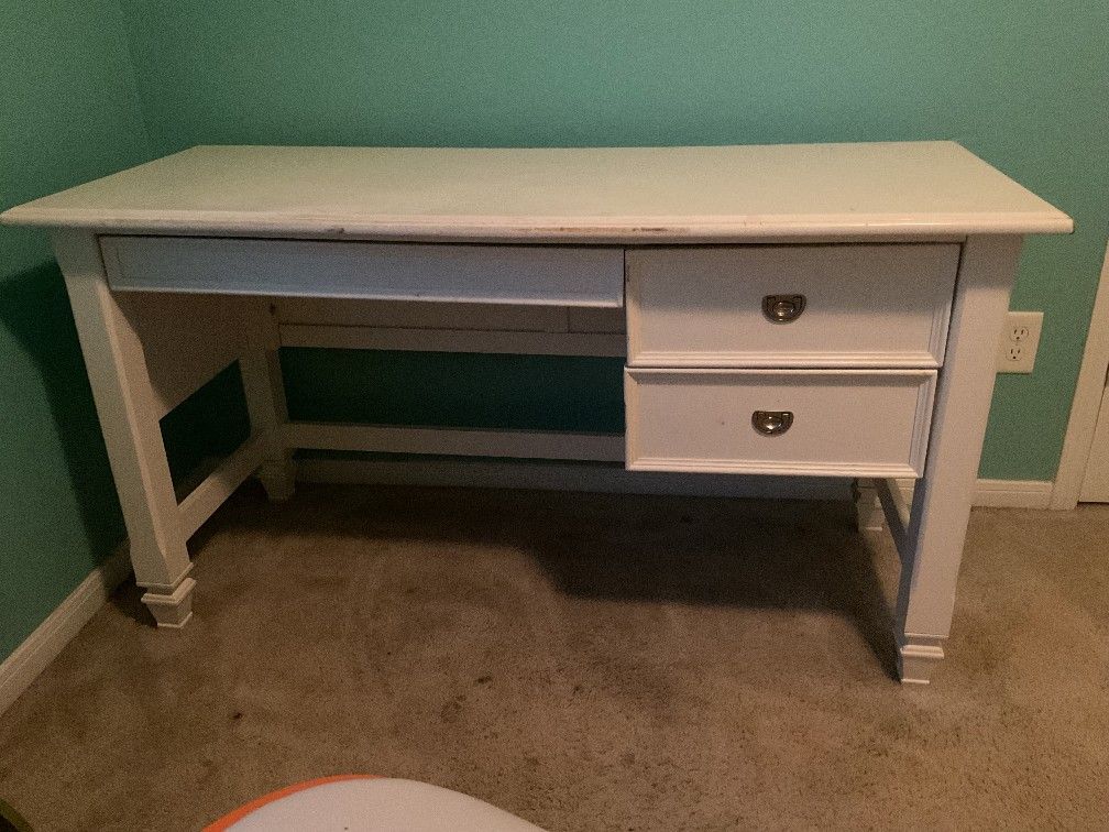 White Wood Desk With Orange Chair