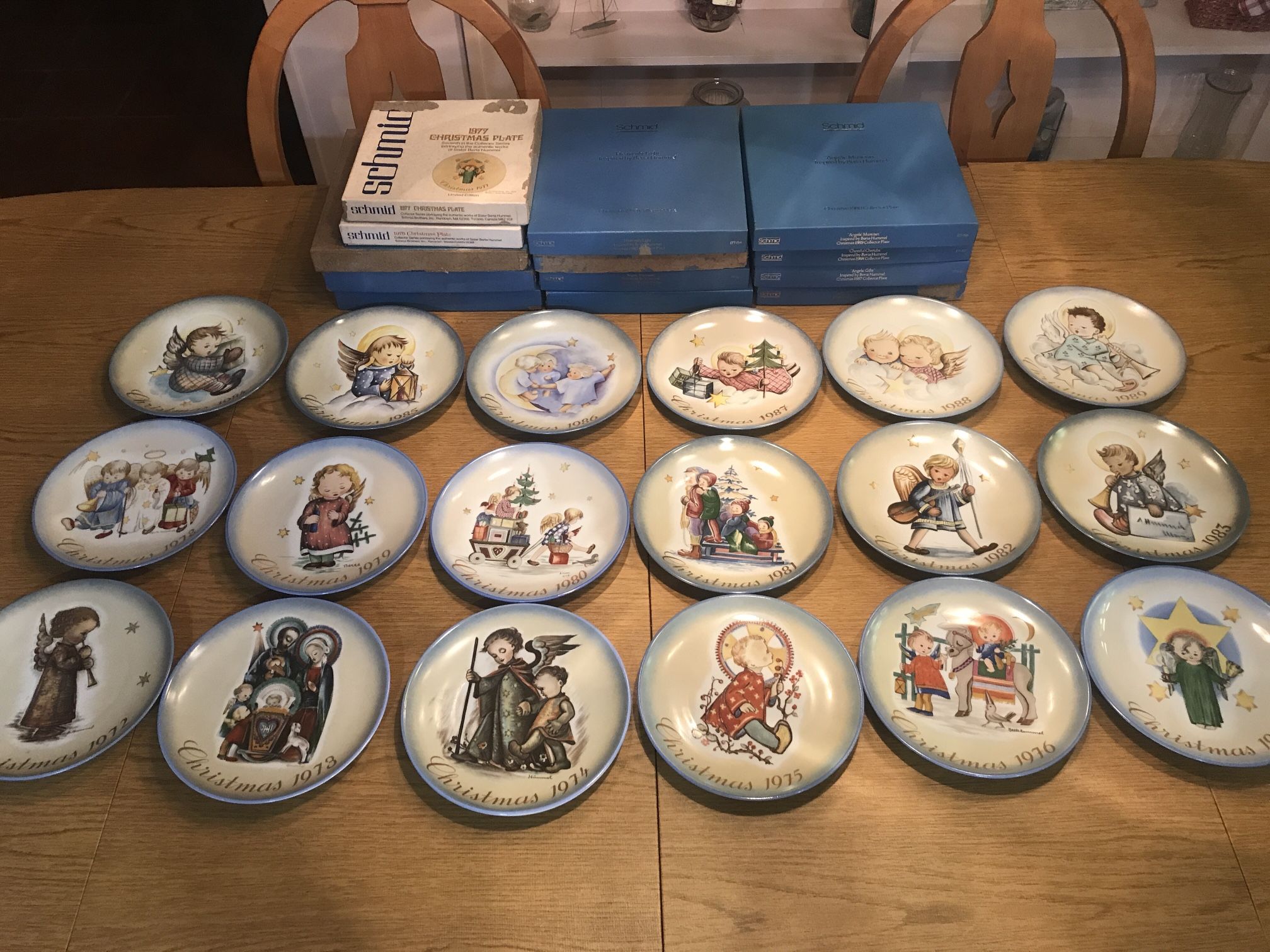 Limited Edition Set Vintage Sister Bertay Hummel Christmas Plates 18 Plates