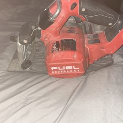 Milawaukee Fuel Brushless 18v Saw 