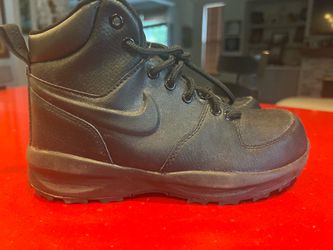 Nike Manoa Leather Hiking Boots Youth Size 4Y Black