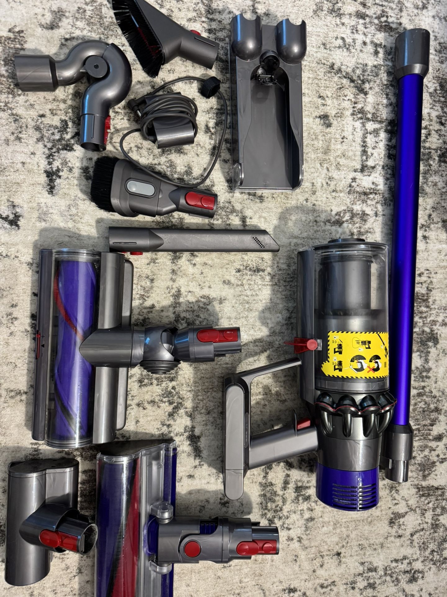 Dyson V10