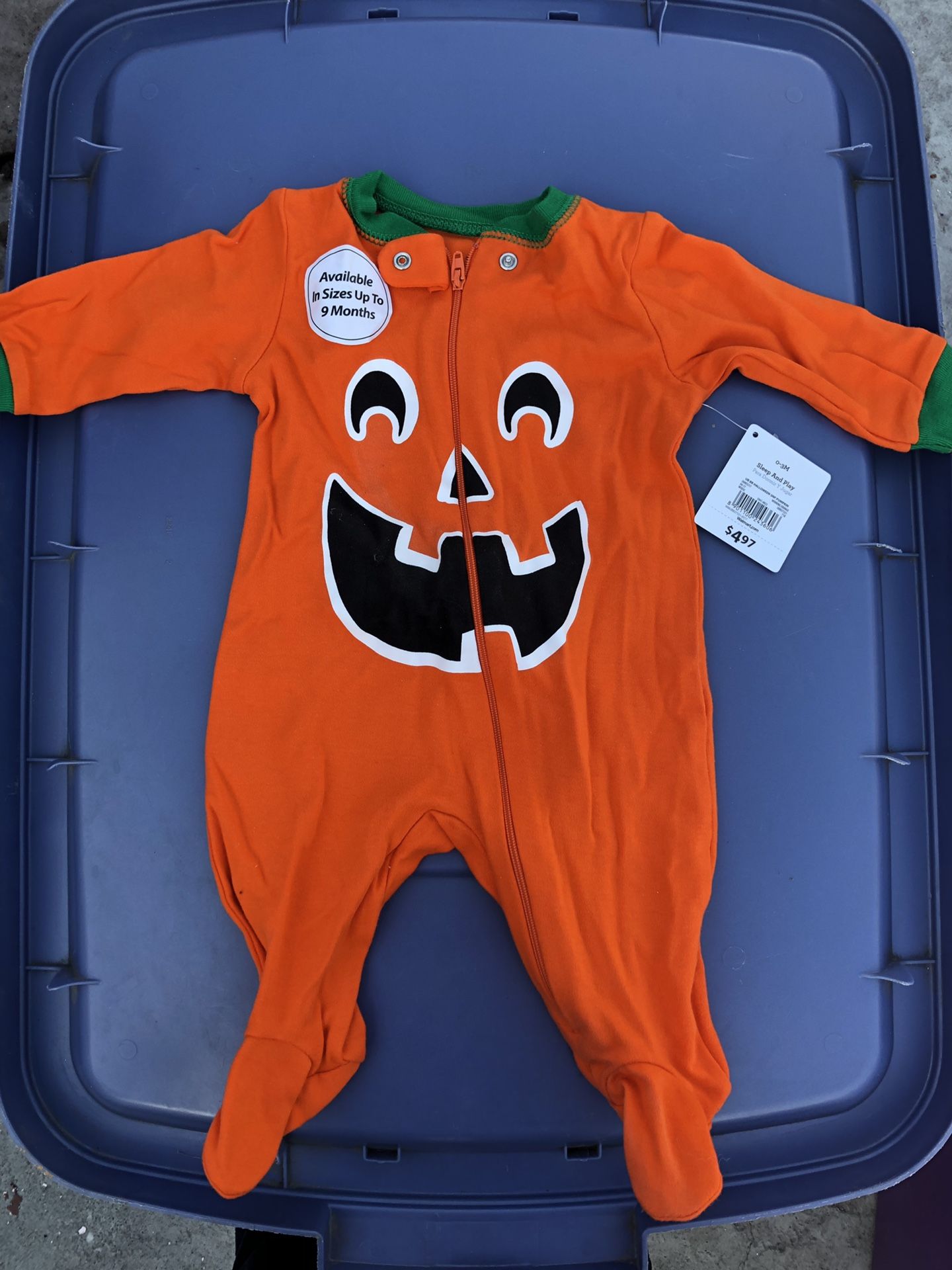Baby pumpkin body suit