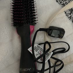Black Revlon Dryer brush
