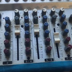 Bheringer Eurorack Mxb 1002
