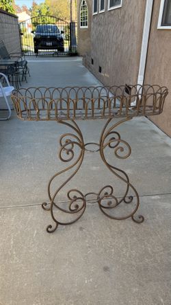 Wrought Iron Curl Fern Plant Stand - Rustic Metal Patio Planter 34” x 35”