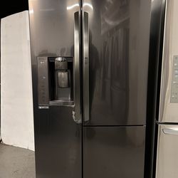LG 26 cu. ft. Side by Side Refrigerator with Ice Maker