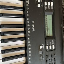 YAMAHA PSR-E373