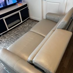 Sofá cama de cuero — ¡Como nuevo!