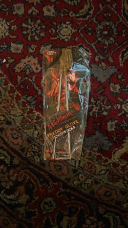 New And Sealed A Nightmare On Elm Street Freddy Glove Chopsticks 