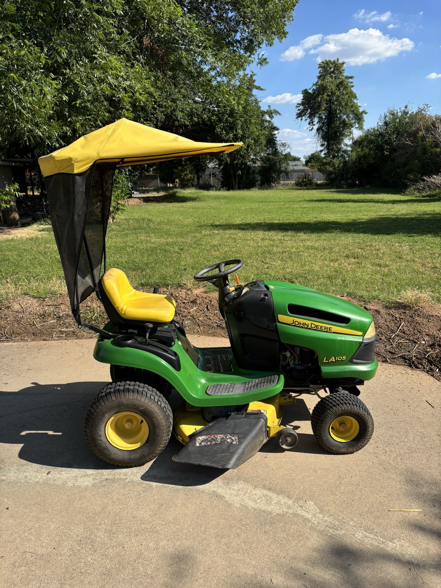 John Deere Lawn Tractor For sale
