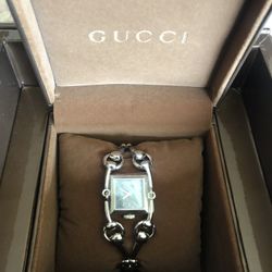 Gucci Signoria Mother Of Pearl Watch