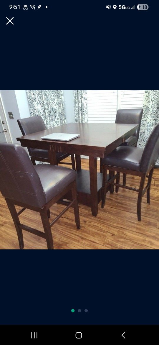 Dinning room table
