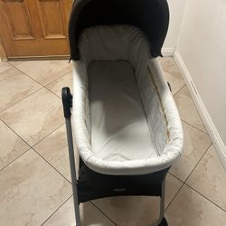 Carry Cot And Bassinet 