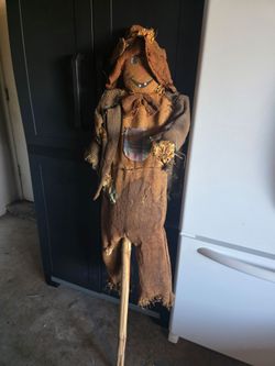 burlap scarecrow