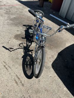Lowrider bike 20 inch to a 26 inch