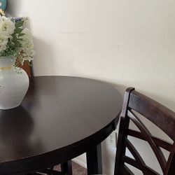 Beautiful Round Wooden Table An Chairs