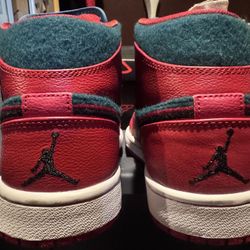 Air Jordan 1 Mid 'Gym Red Dark Sea 