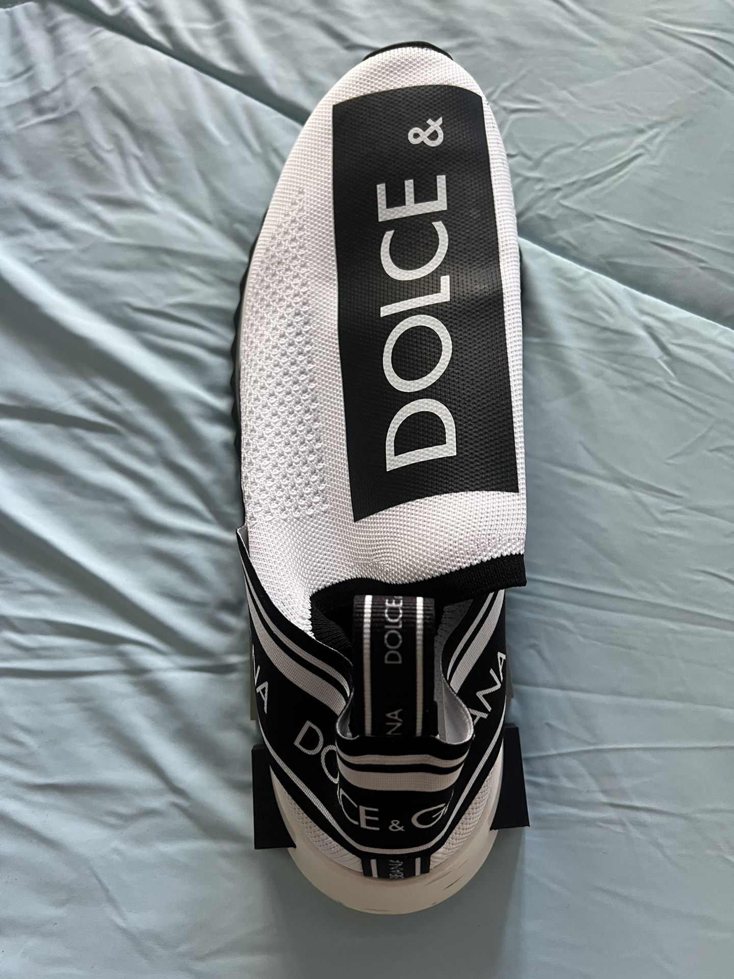 Dolce & Gabbana Store to Knit Sneakers